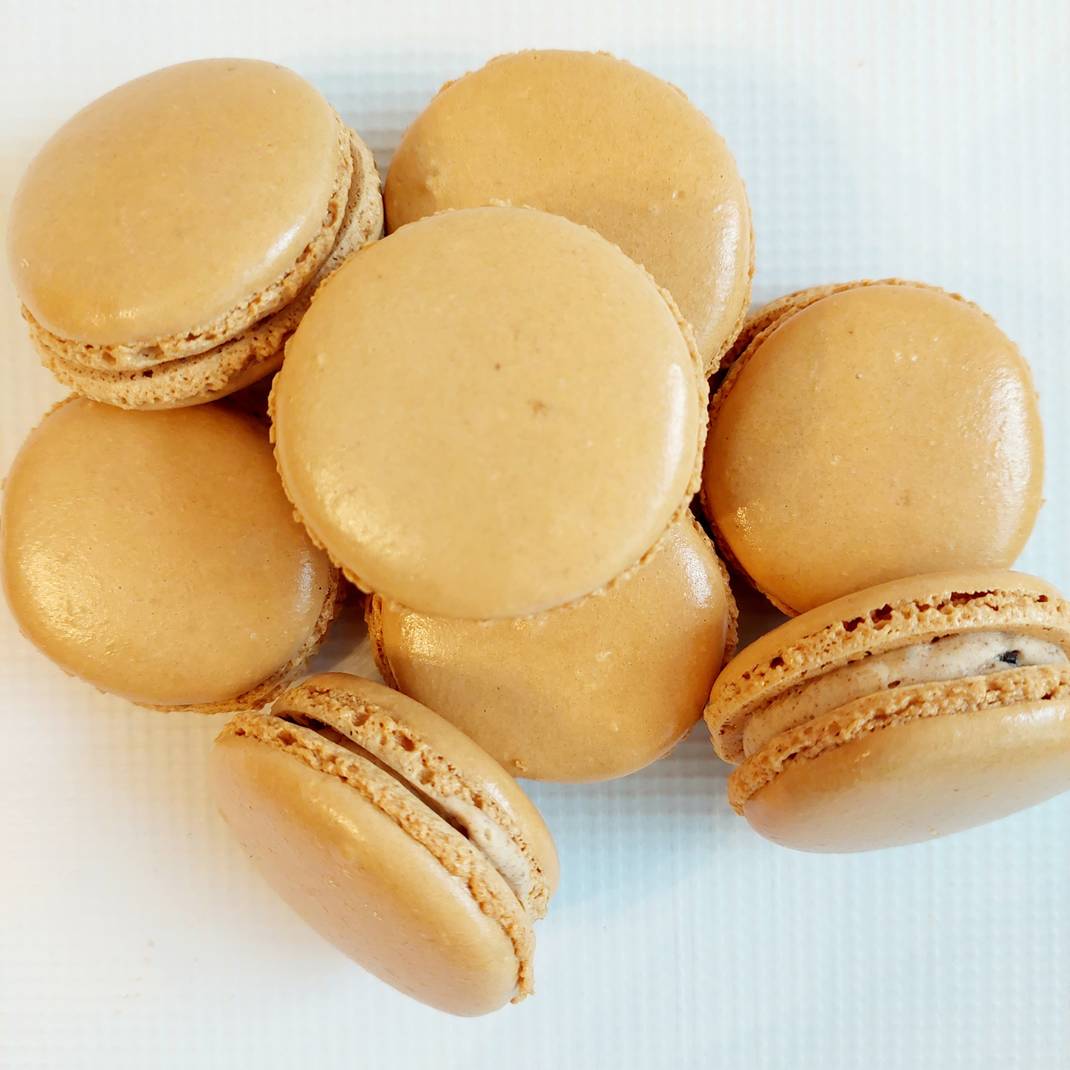 Sticky Toffee Parisian Macaroon