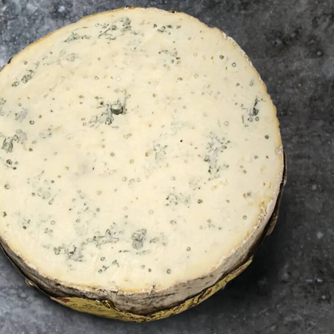 Gorgonzola Piccante (a cut of whole cheese)