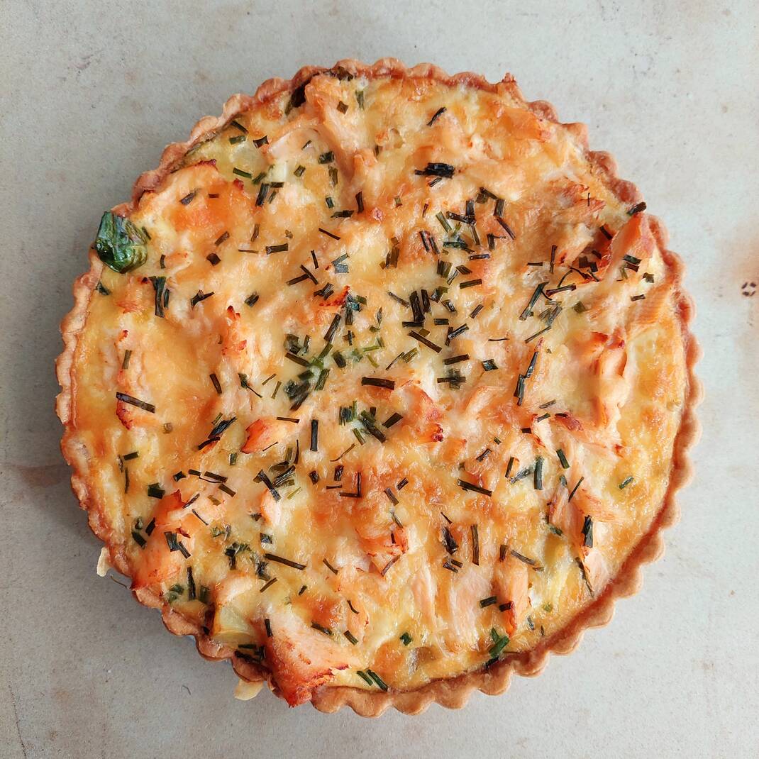 Poached Salmon & Leek Quiche (Small)