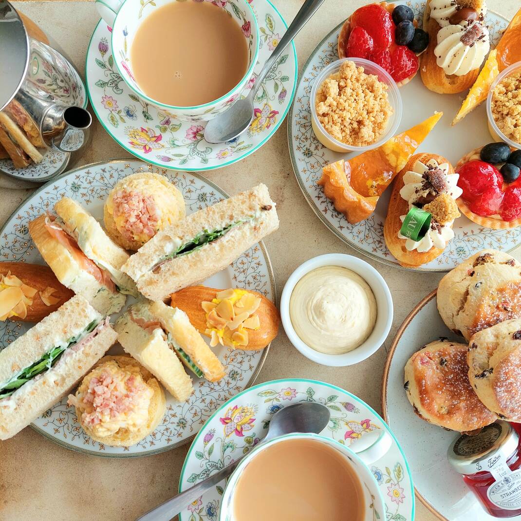 Vegetarian Prosecco Afternoon Tea to Takeaway 