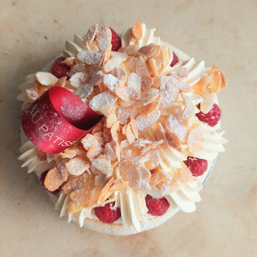 Large Raspberry & Almond Meringue Nest