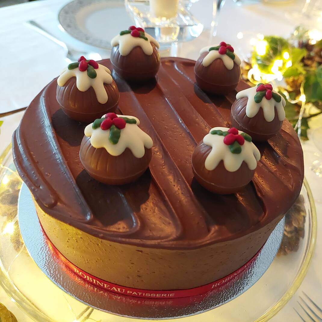 Festive Robineau Gâteau (eight inches)