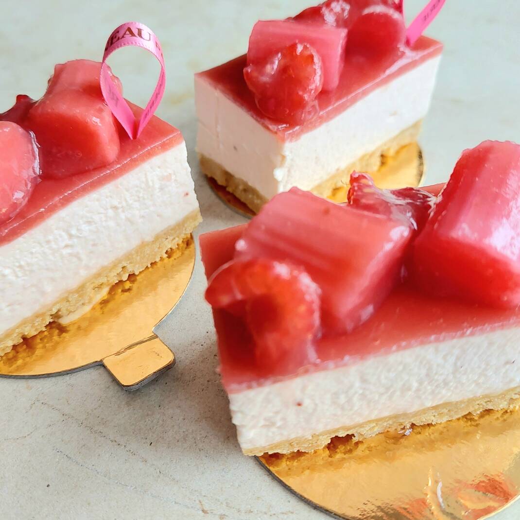 Rhubarb & Ginger Cheesecake