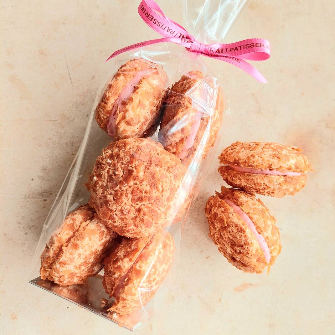 Raspberry & Almond Macaroons