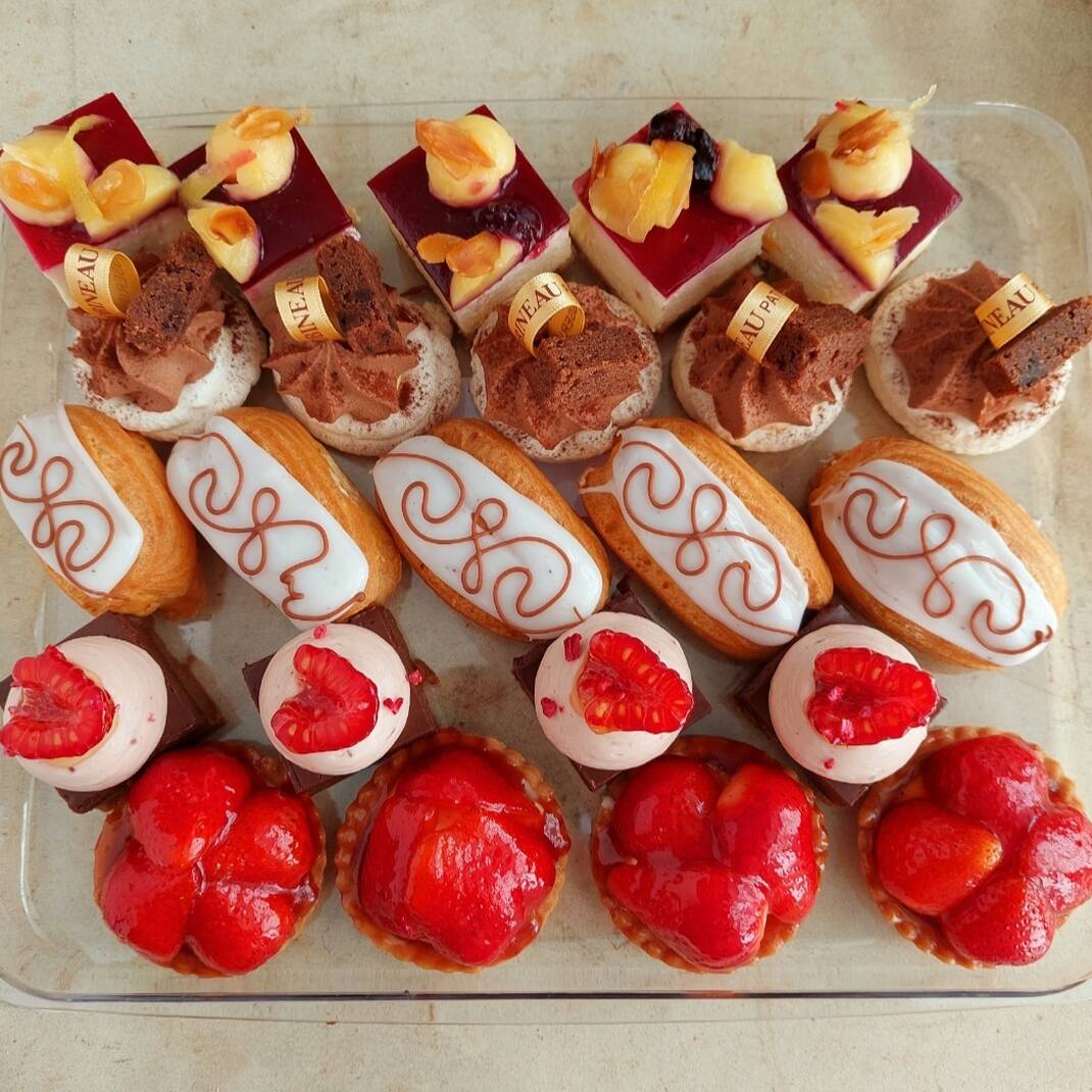 20 Piece Mini French Patisserie Tray