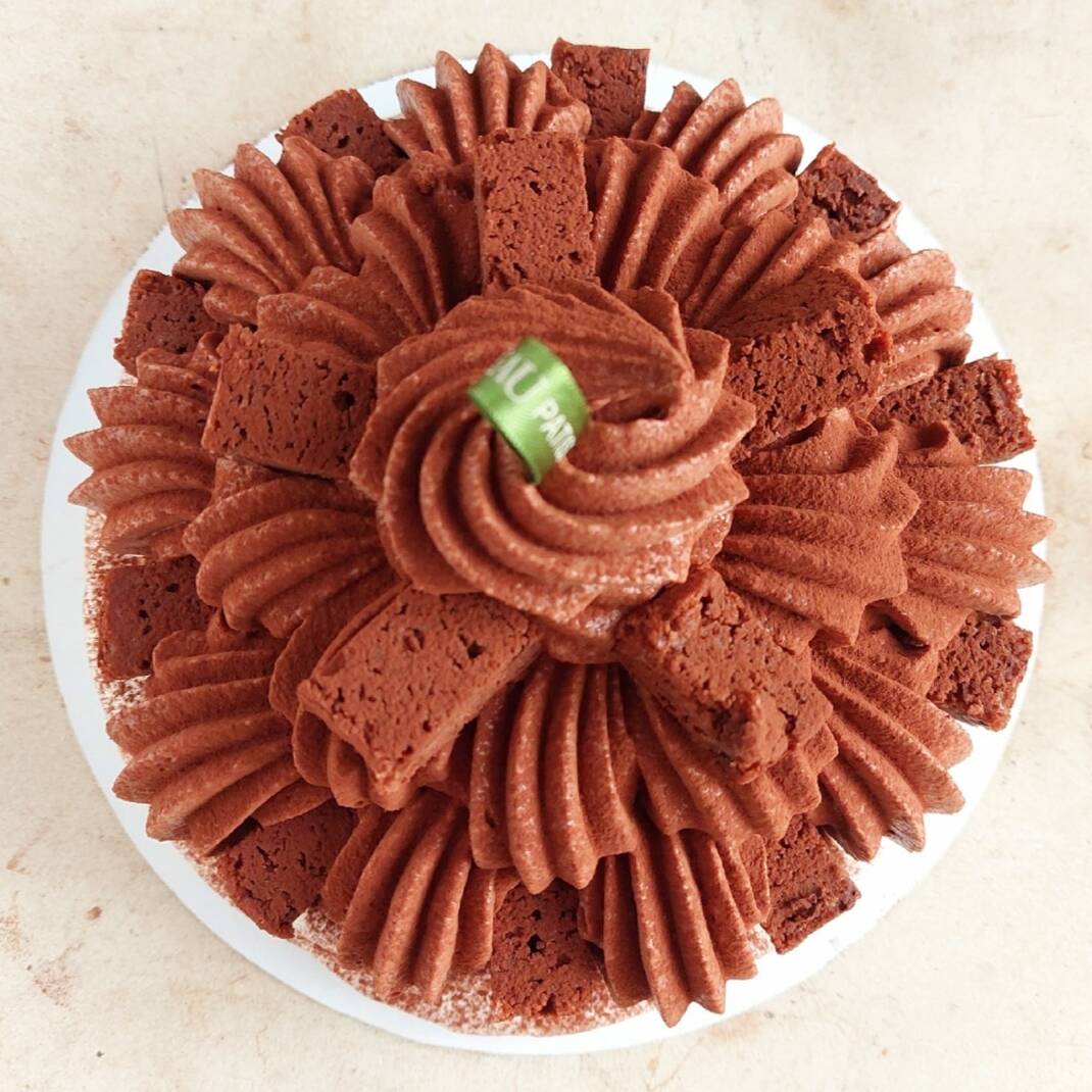 Large Chocolate & Caramel Meringue