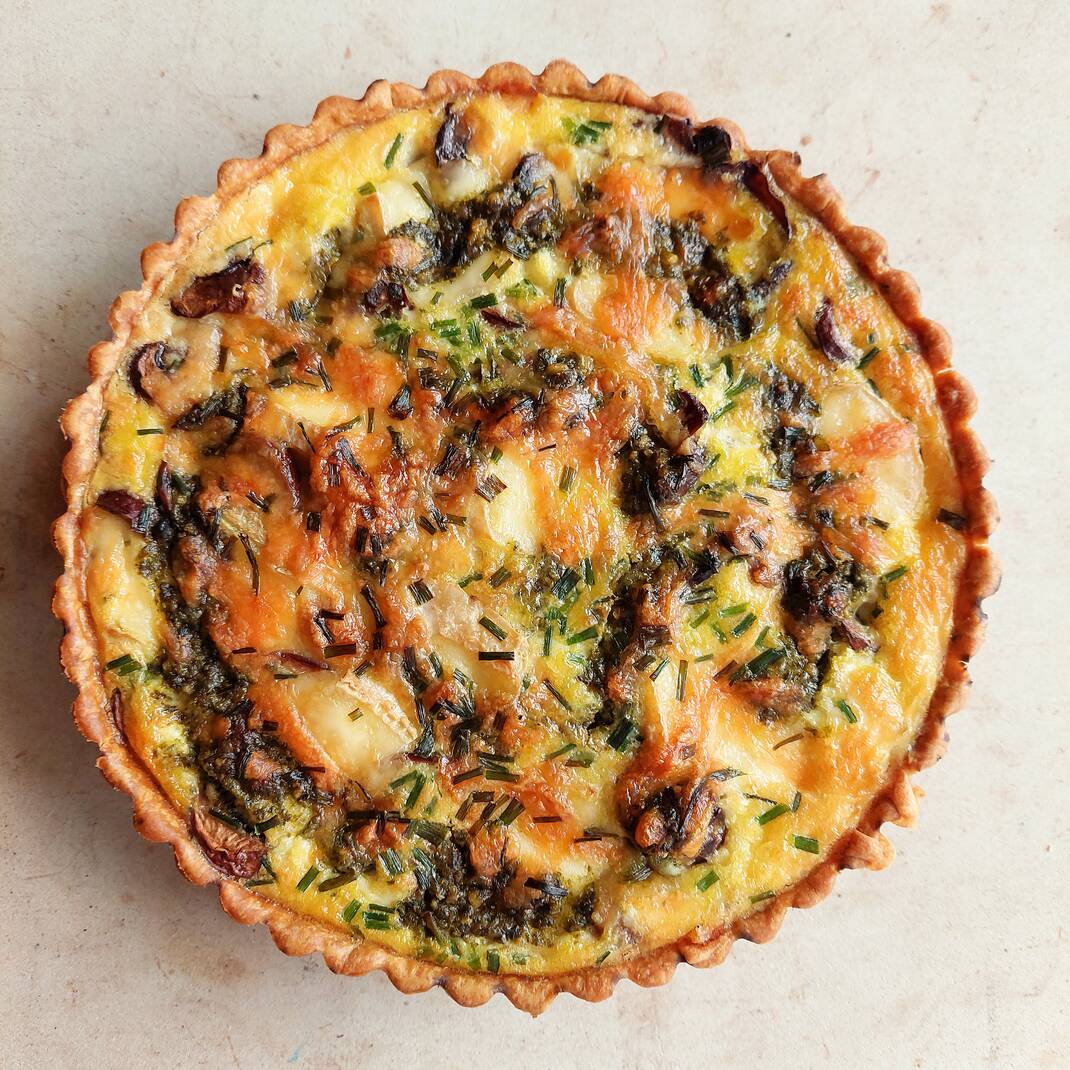 Mushroom, Spinach, Pesto & Pine Nuts Quiche (Small)